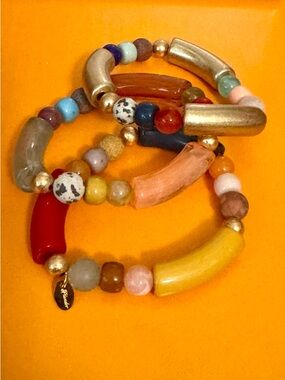 Plunder Celia stretch bracelet set colorful beads new in package